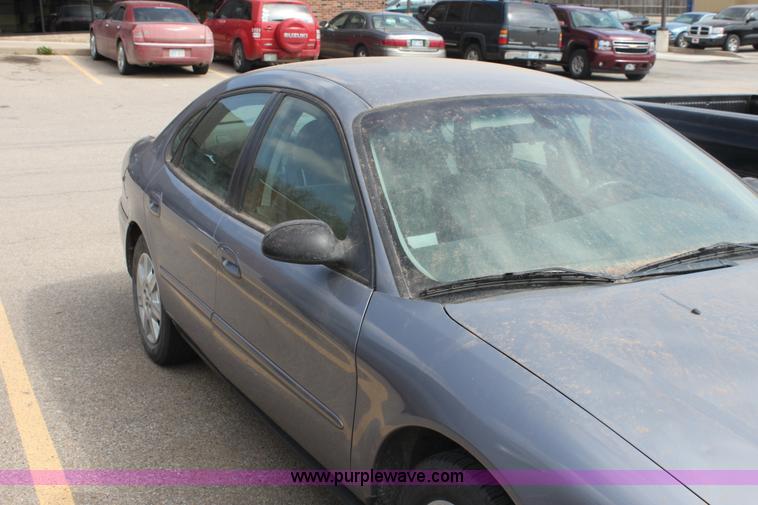 image for item F8713 2007 Ford Taurus SE