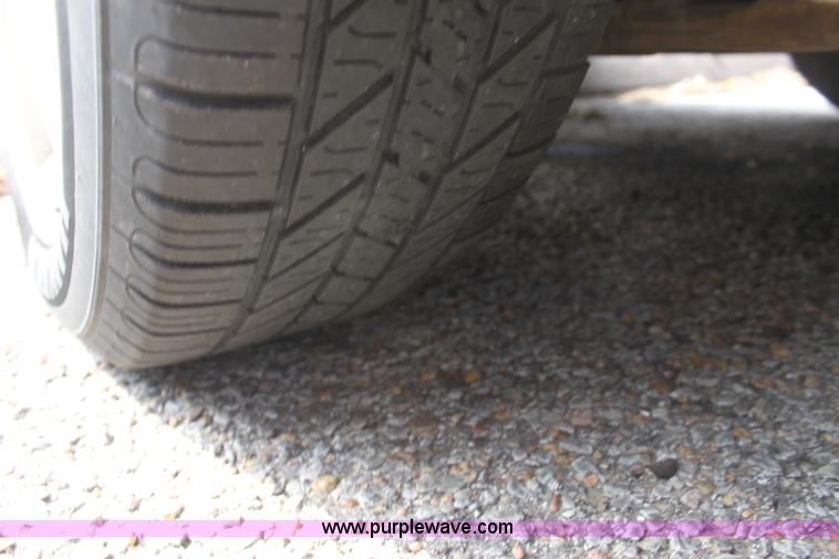 image for item F8713 2007 Ford Taurus SE