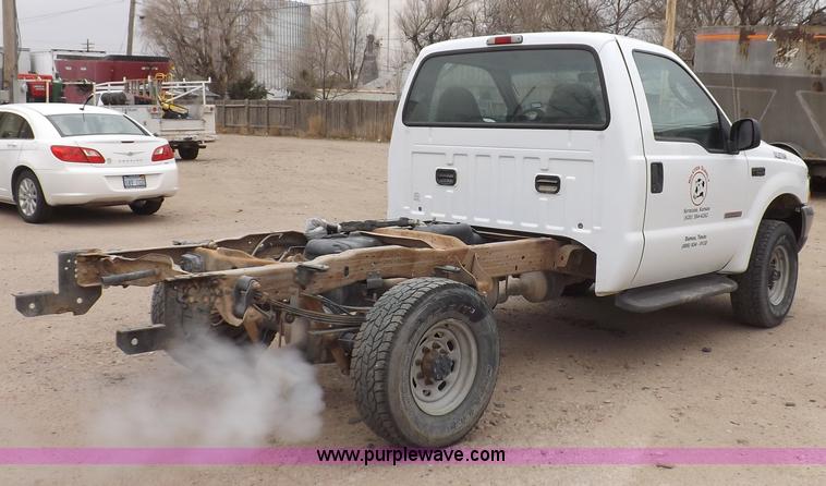 image for item F8749 2004 Ford F250 Super Duty truck cab and chassis