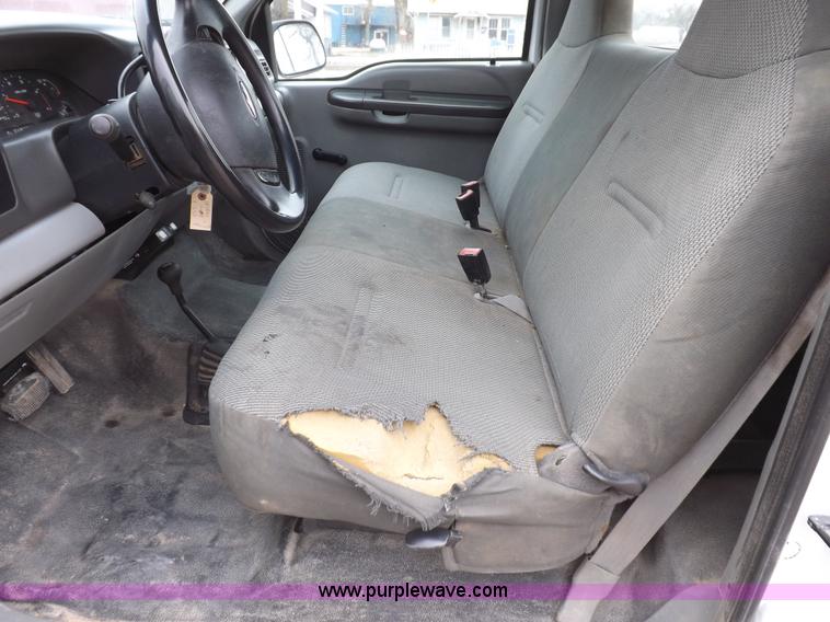 image for item F8749 2004 Ford F250 Super Duty truck cab and chassis