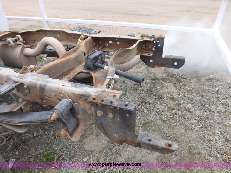 image for item F8749 2004 Ford F250 Super Duty truck cab and chassis
