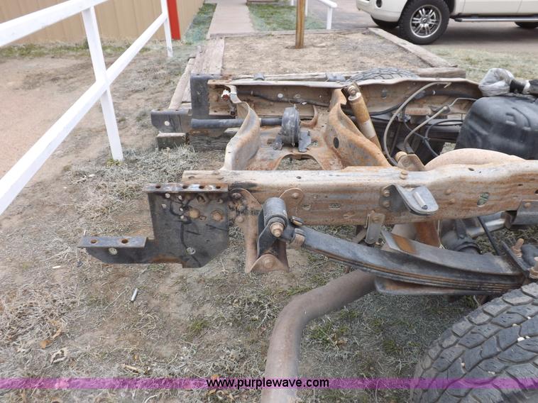 image for item F8749 2004 Ford F250 Super Duty truck cab and chassis