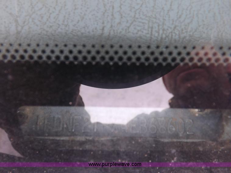 image for item F8749 2004 Ford F250 Super Duty truck cab and chassis