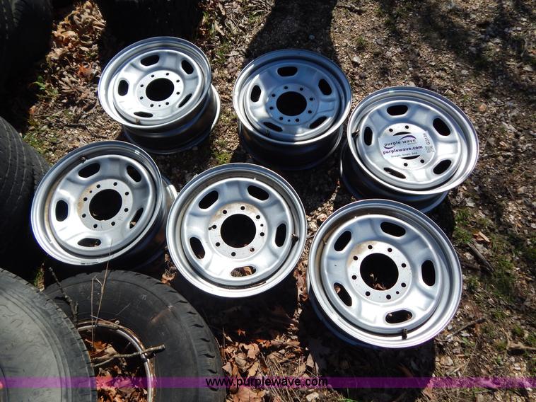 image for item G3139 (6) Ford 17" steel wheels