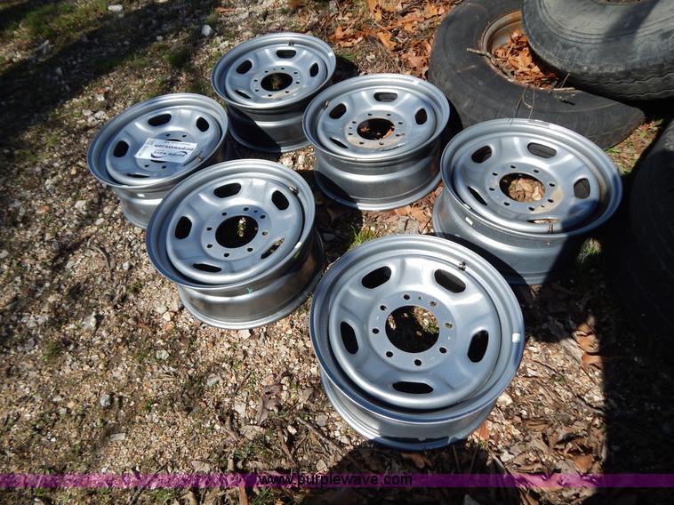 image for item G3139 (6) Ford 17" steel wheels