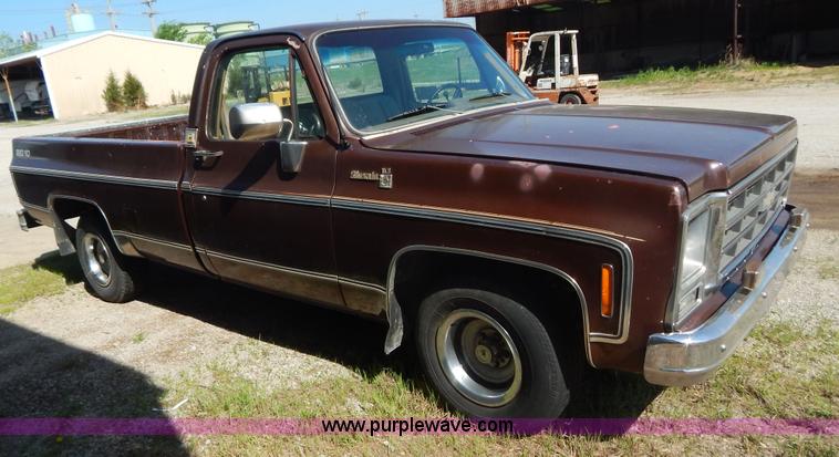 image for item G3146 1979 Chevrolet C10 pickup truck