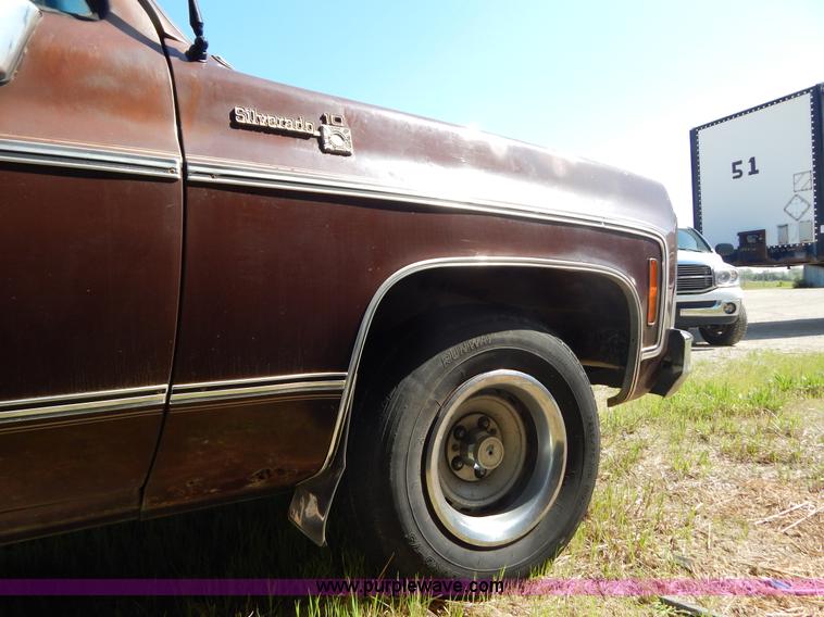 image for item G3146 1979 Chevrolet C10 pickup truck