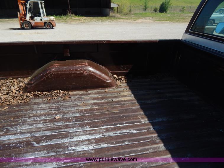 image for item G3146 1979 Chevrolet C10 pickup truck