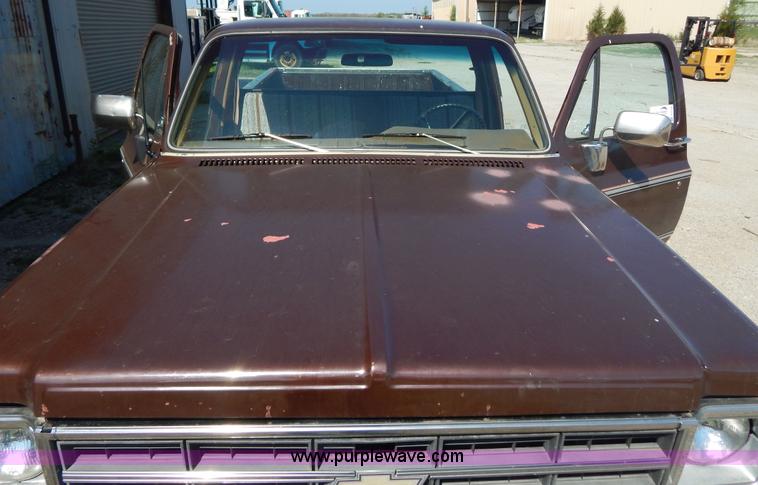 image for item G3146 1979 Chevrolet C10 pickup truck