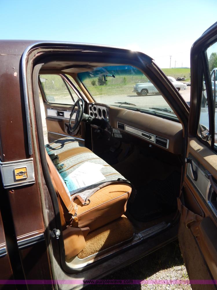 image for item G3146 1979 Chevrolet C10 pickup truck