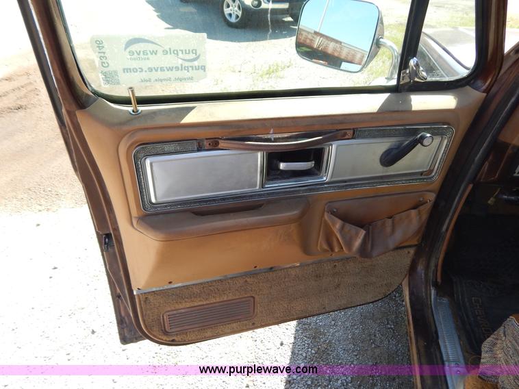 image for item G3146 1979 Chevrolet C10 pickup truck