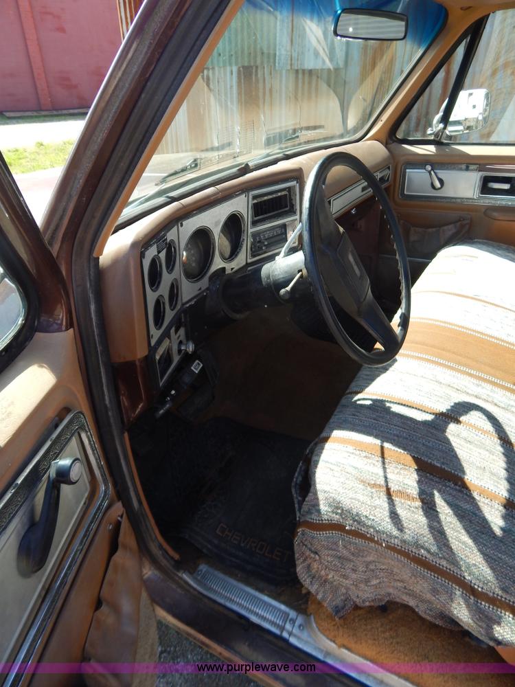 image for item G3146 1979 Chevrolet C10 pickup truck