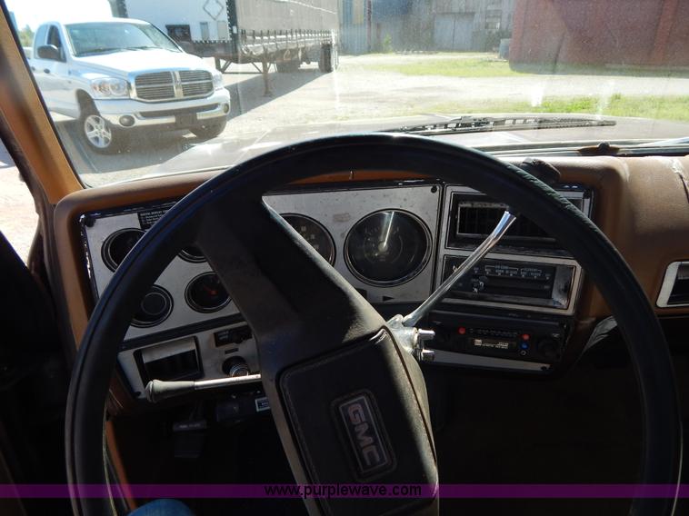 image for item G3146 1979 Chevrolet C10 pickup truck