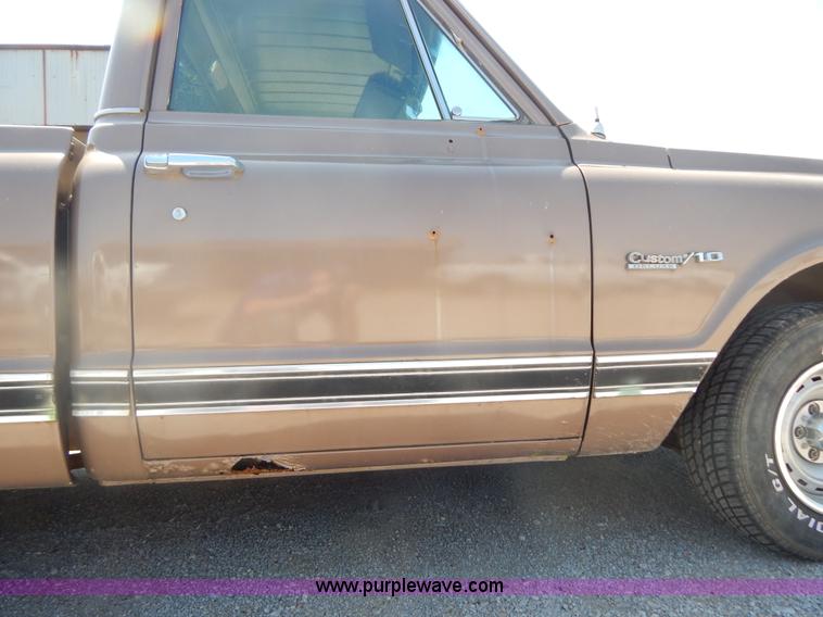 image for item G3155 1971 Chevrolet C10 pickup truck