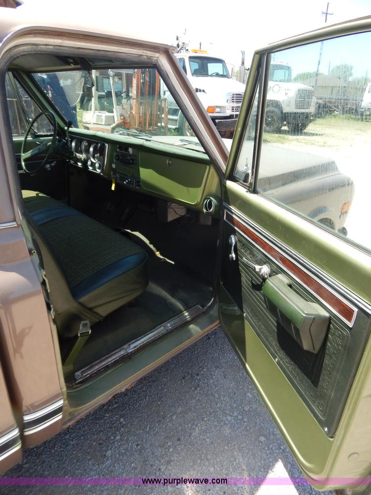 image for item G3155 1971 Chevrolet C10 pickup truck