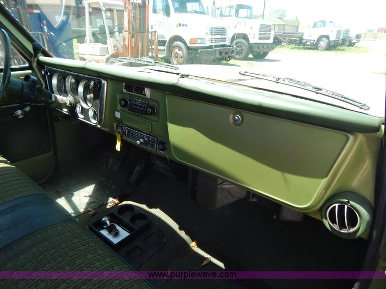 image for item G3155 1971 Chevrolet C10 pickup truck