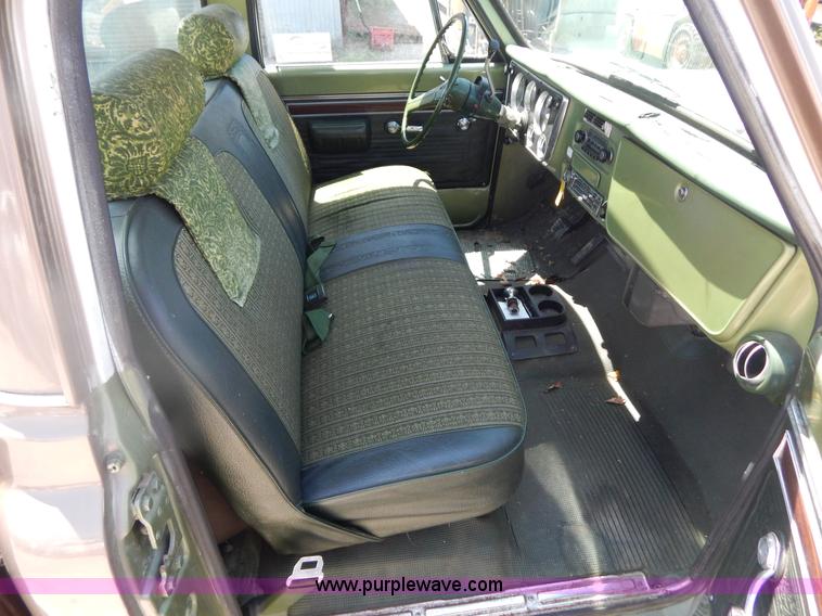 image for item G3155 1971 Chevrolet C10 pickup truck