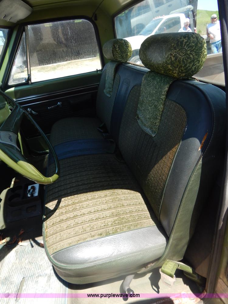 image for item G3155 1971 Chevrolet C10 pickup truck