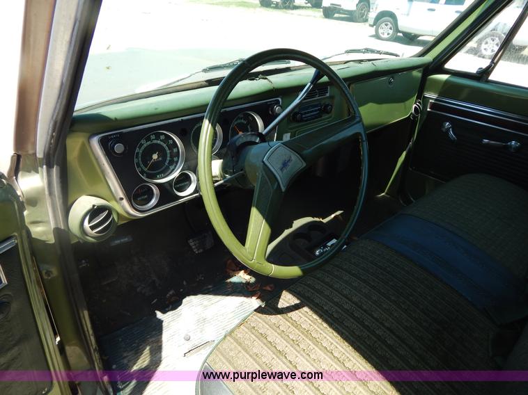 image for item G3155 1971 Chevrolet C10 pickup truck