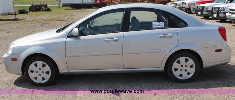 image for item G5091 2007 Suzuki Forenza