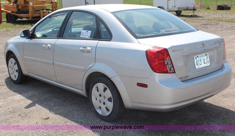 image for item G5091 2007 Suzuki Forenza