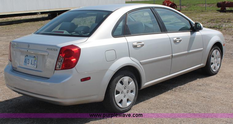 image for item G5091 2007 Suzuki Forenza