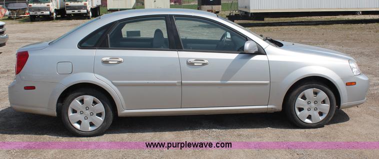 image for item G5091 2007 Suzuki Forenza