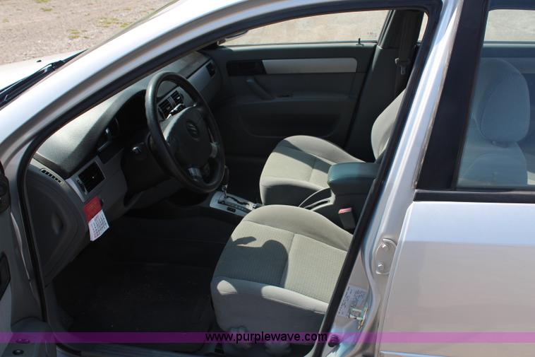 image for item G5091 2007 Suzuki Forenza