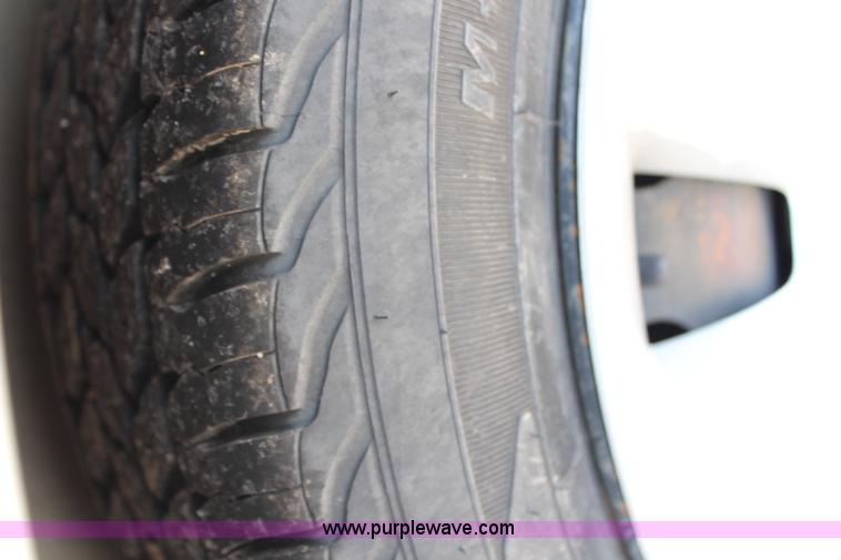 image for item G5091 2007 Suzuki Forenza