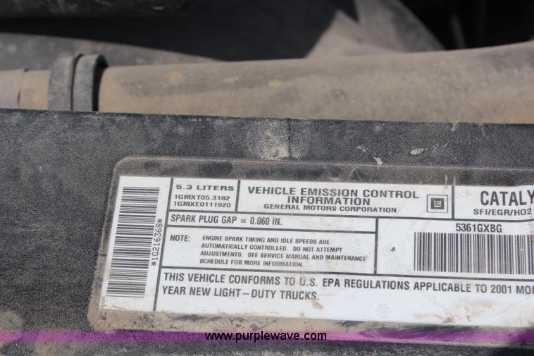 image for item G5094 2001 Chevrolet Suburban 1500 SUV