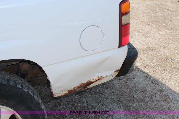 image for item G5094 2001 Chevrolet Suburban 1500 SUV