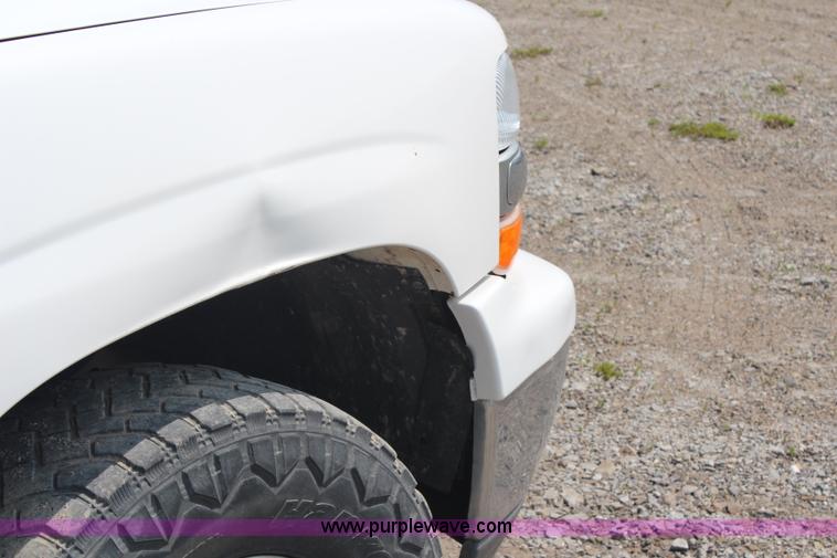 image for item G5094 2001 Chevrolet Suburban 1500 SUV