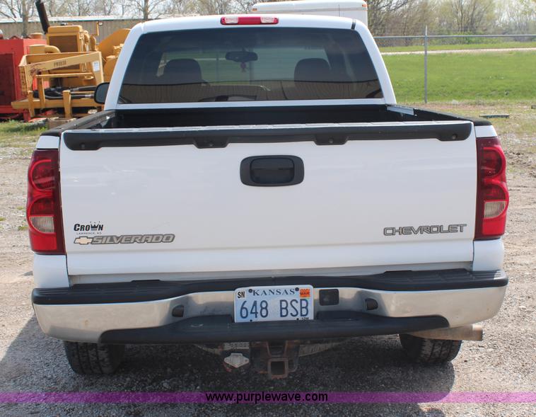 image for item G5095 2003 Chevrolet Silverado 1500 Extended Cab pickup truck