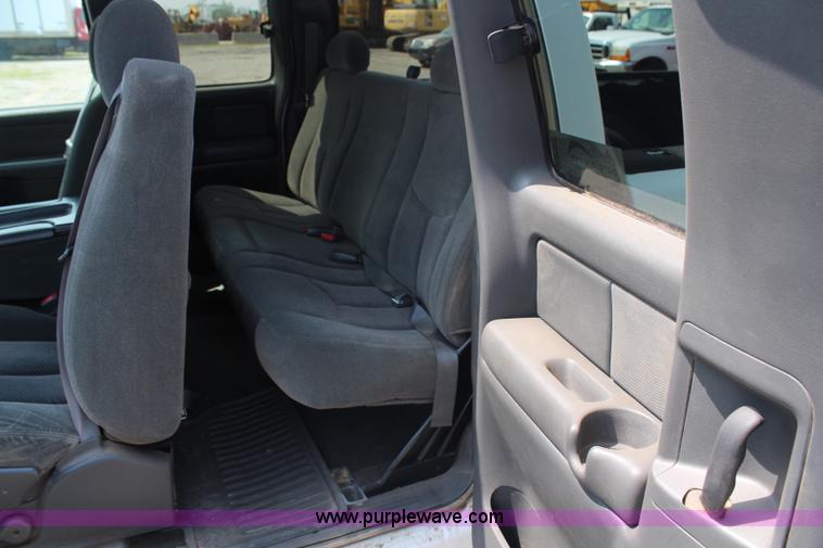 image for item G5095 2003 Chevrolet Silverado 1500 Extended Cab pickup truck
