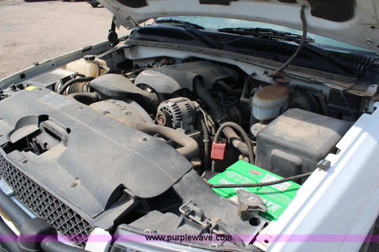 image for item G5095 2003 Chevrolet Silverado 1500 Extended Cab pickup truck