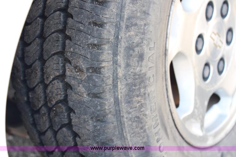 image for item G5095 2003 Chevrolet Silverado 1500 Extended Cab pickup truck