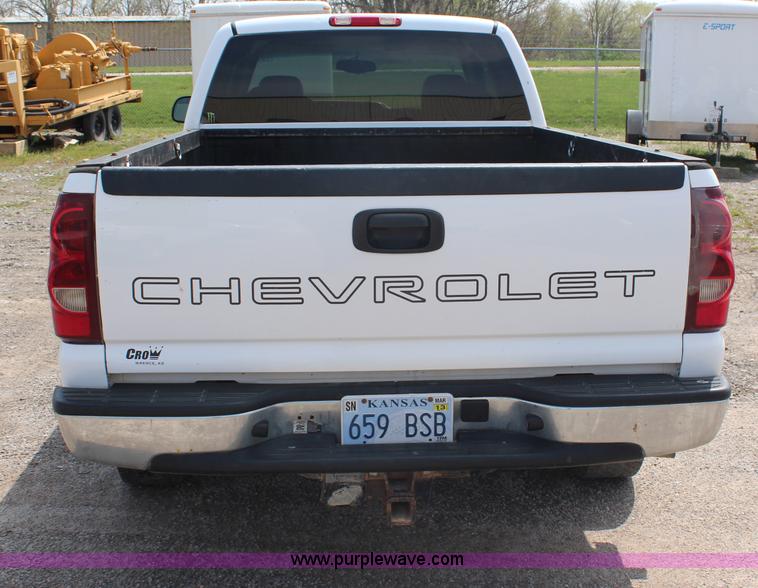 image for item G5097 2003 Chevrolet Silverado 1500 Extended Cab pickup truck