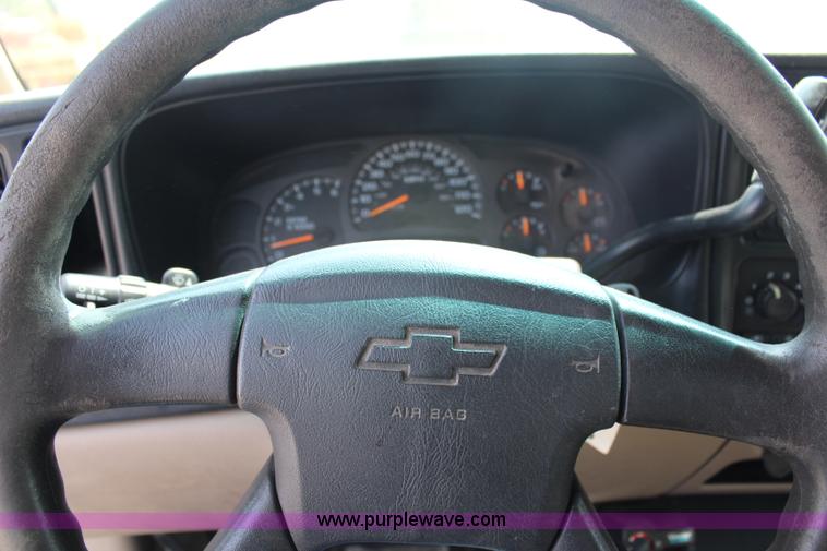 image for item G5097 2003 Chevrolet Silverado 1500 Extended Cab pickup truck