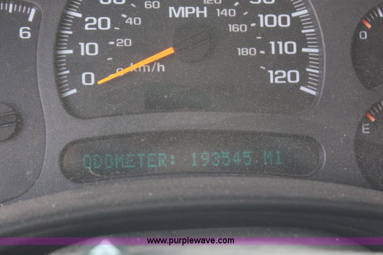 image for item G5097 2003 Chevrolet Silverado 1500 Extended Cab pickup truck