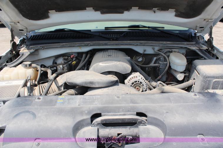 image for item G5097 2003 Chevrolet Silverado 1500 Extended Cab pickup truck