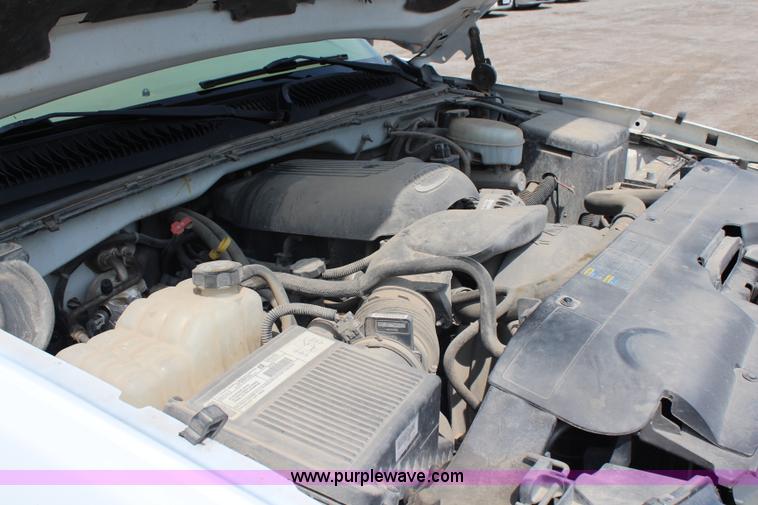 image for item G5097 2003 Chevrolet Silverado 1500 Extended Cab pickup truck