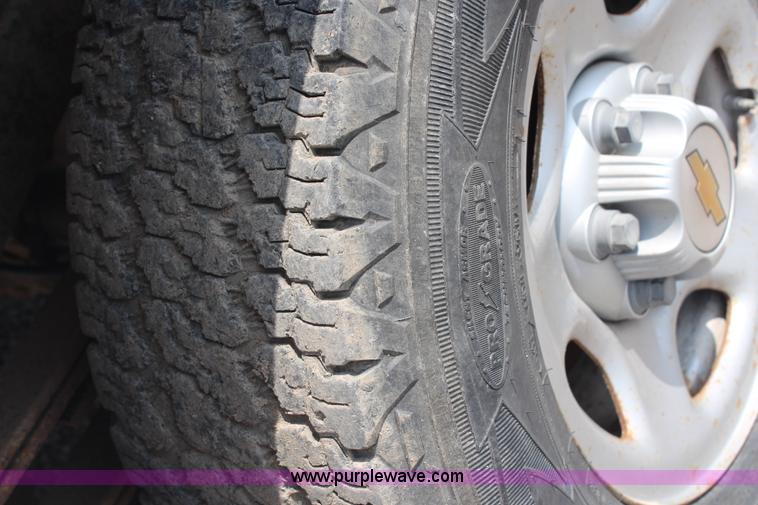 image for item G5097 2003 Chevrolet Silverado 1500 Extended Cab pickup truck