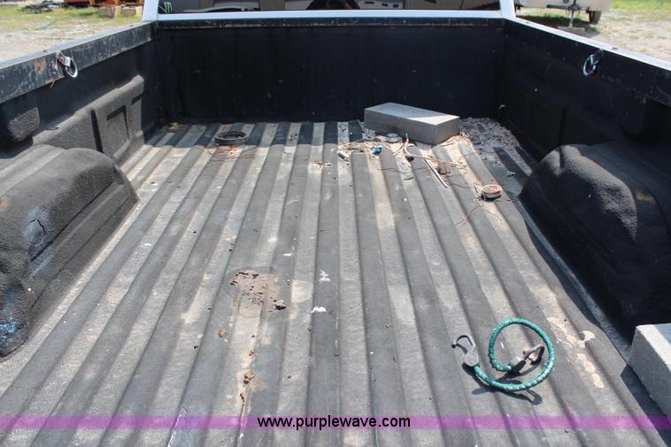 image for item G5097 2003 Chevrolet Silverado 1500 Extended Cab pickup truck