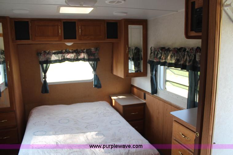 image for item G5339 1999 Dutchman Classic 31' camper