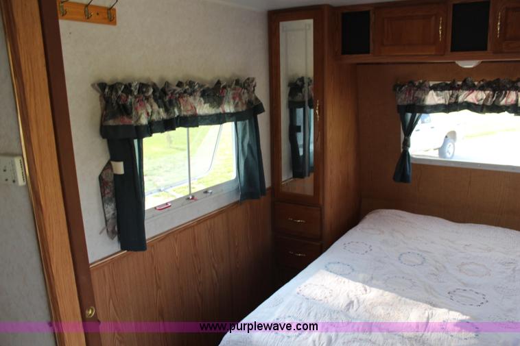 image for item G5339 1999 Dutchman Classic 31' camper