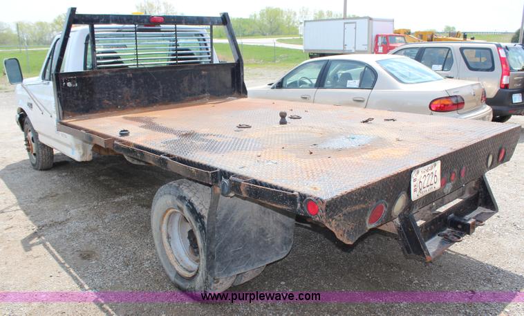 image for item G5342 1997 Ford F350 XL flatbed truck