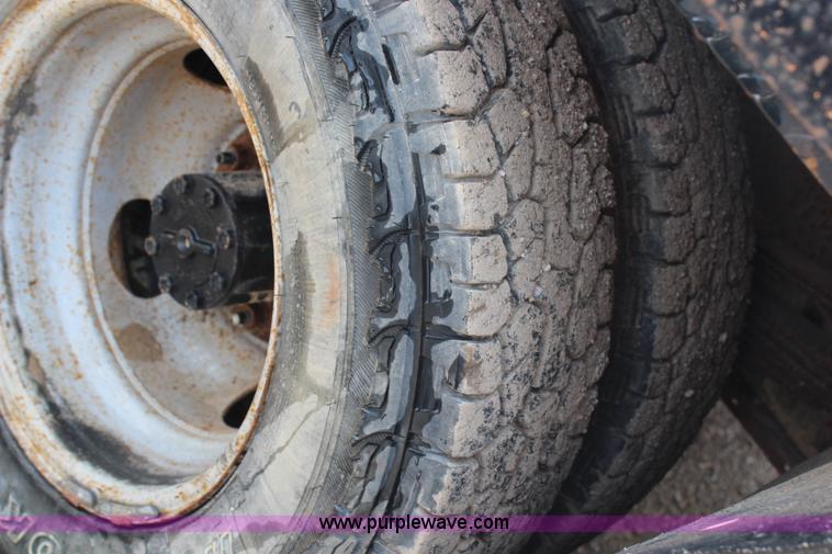 image for item G5342 1997 Ford F350 XL flatbed truck