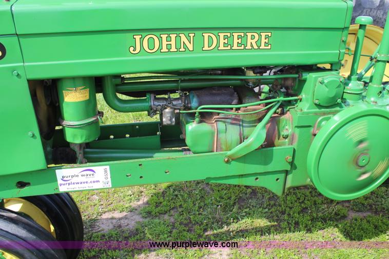 image for item G5385 1940 John Deere B tractor
