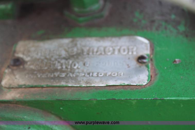 image for item G5394 1952 John Deere B tractor