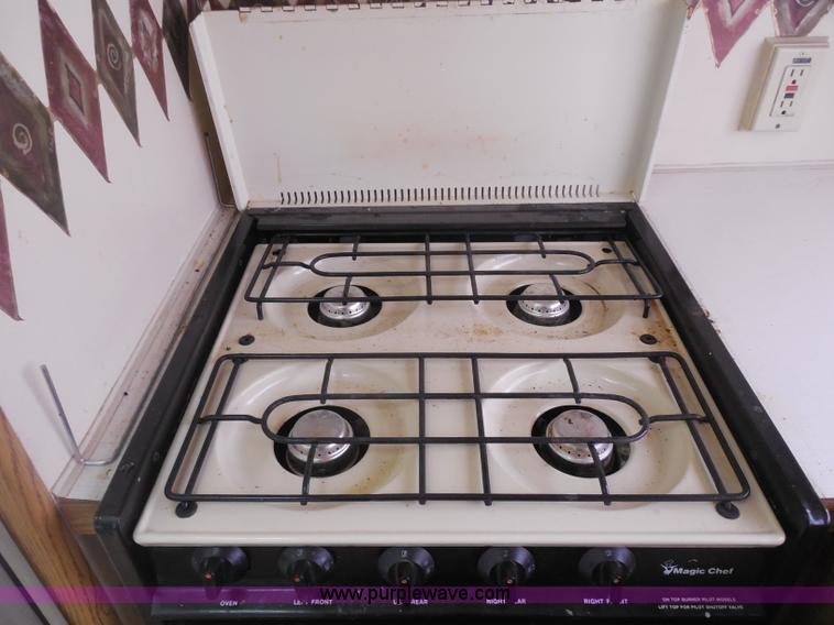 image for item H3182 1992 Nuwa Hitchhiker fifth wheel camper